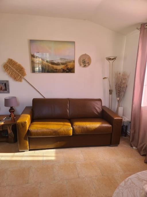 Апартаменты De 1 A 6 Avec Terrasse Solarium, Vue Panoramique Et Parking Gratuit Грасс Экстерьер фото